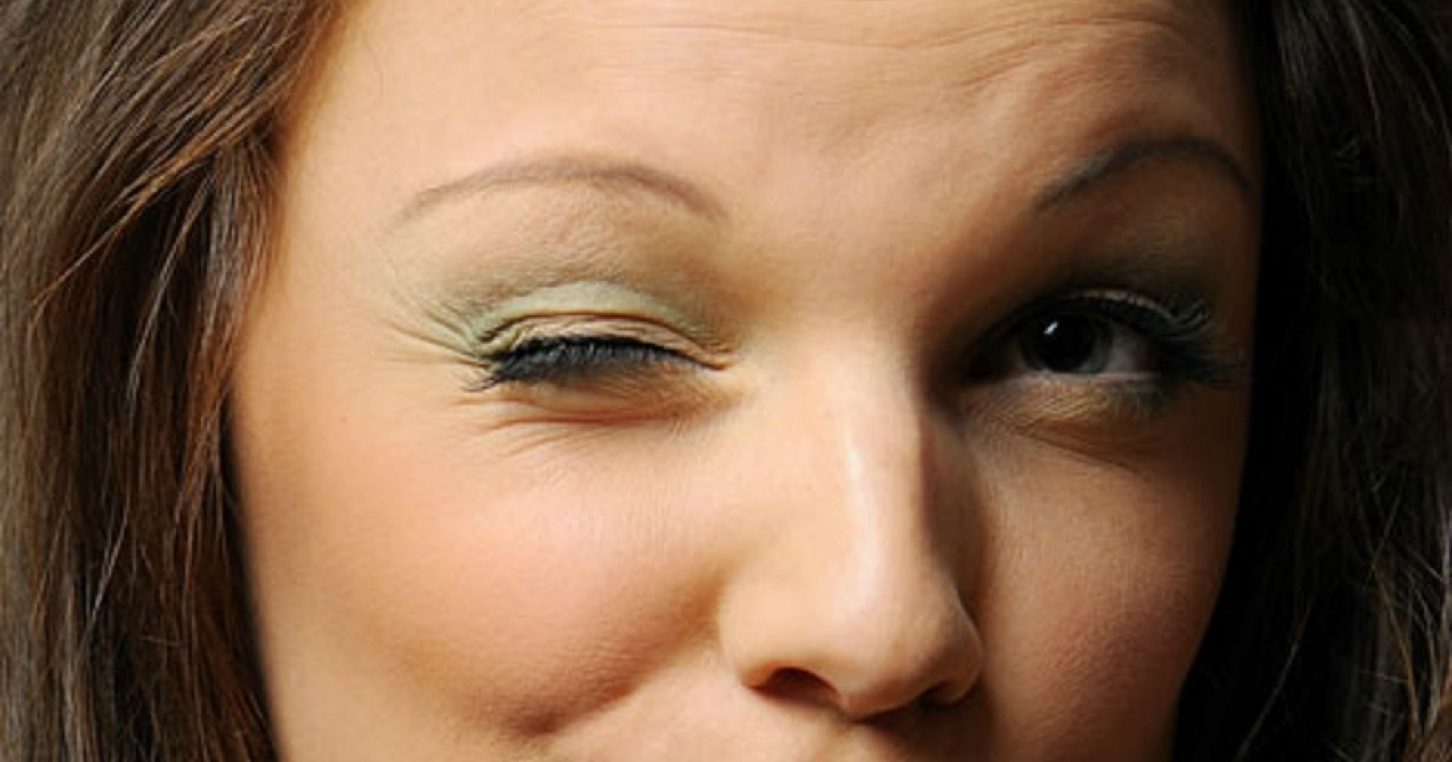 Clipitul ochilor. Cauzele emoționale ale clipitului intens.