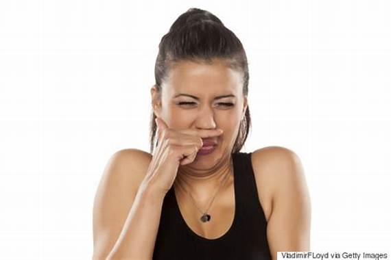 Halena. Respirație urât mirositoare sau halitoza